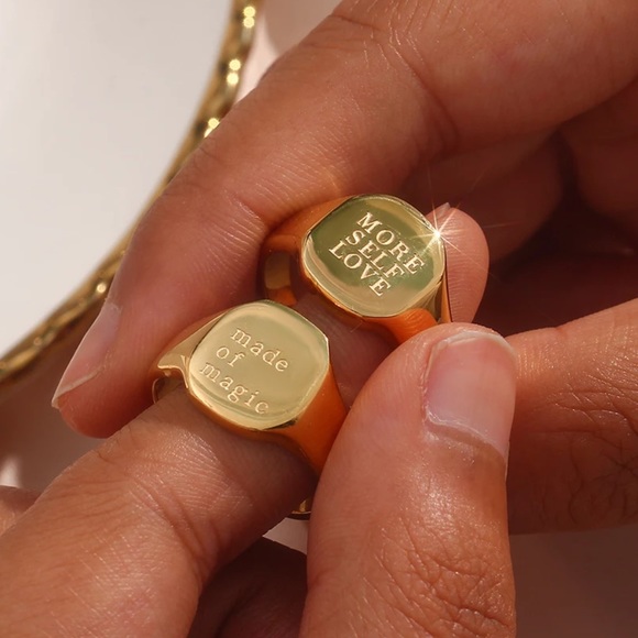 NEW 18K GOLD ENGRAVED LETTER WORD SQUARE MINIMALIST RING, CUTE RING, SHINY RING. - Picture 3 of 7